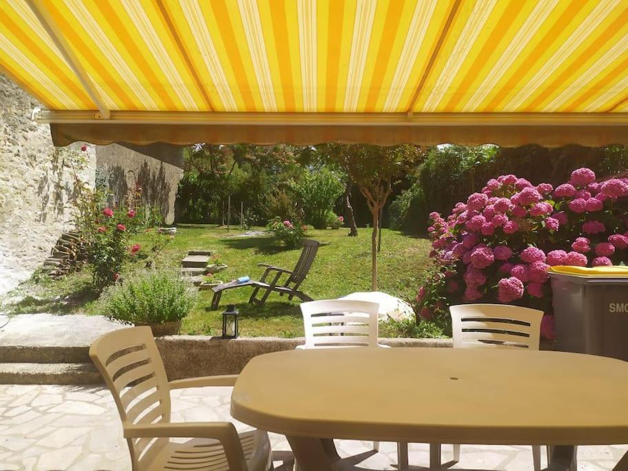 Logement Entier 3 Pieces Et Terrasse Mazieres-en-Gatine Exterior foto